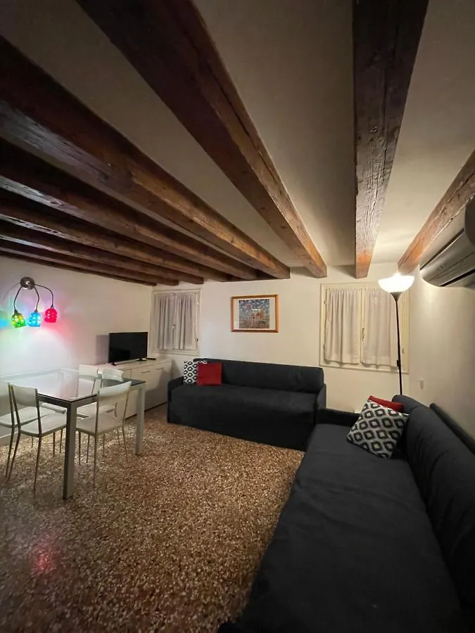 Lovely Ovosodo Apartaments #2 Ve-Rialto Venice 0*,  Italy