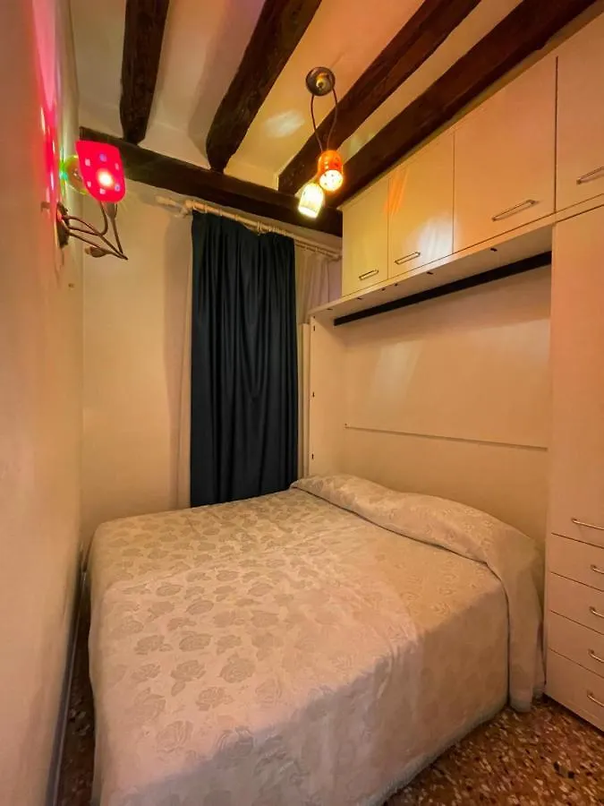 Lovely Ovosodo Apartaments #2 Ve-Rialto Venice Apartment